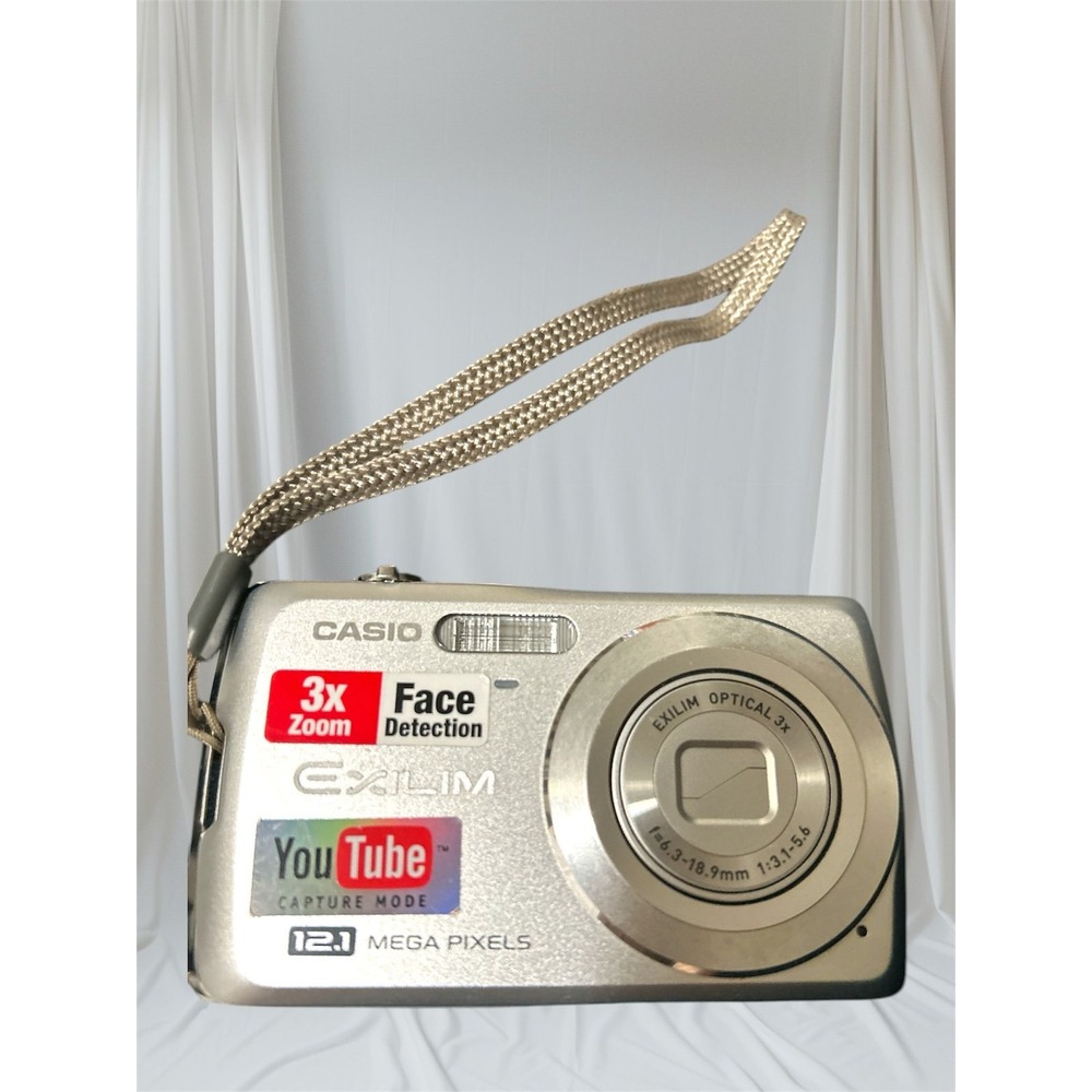 Casio Exilim EX-Z35 12.1MP Digital Camera Silver Bundle Tested Works W/Charger